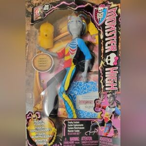 G1 Monster High Neighthan Rot Fusion Doll Rainbow Unicorn Nib